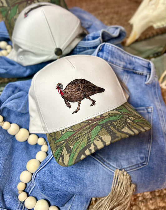 Strut Daddy Hat – Ivory / Mossy Oak Greenleaf